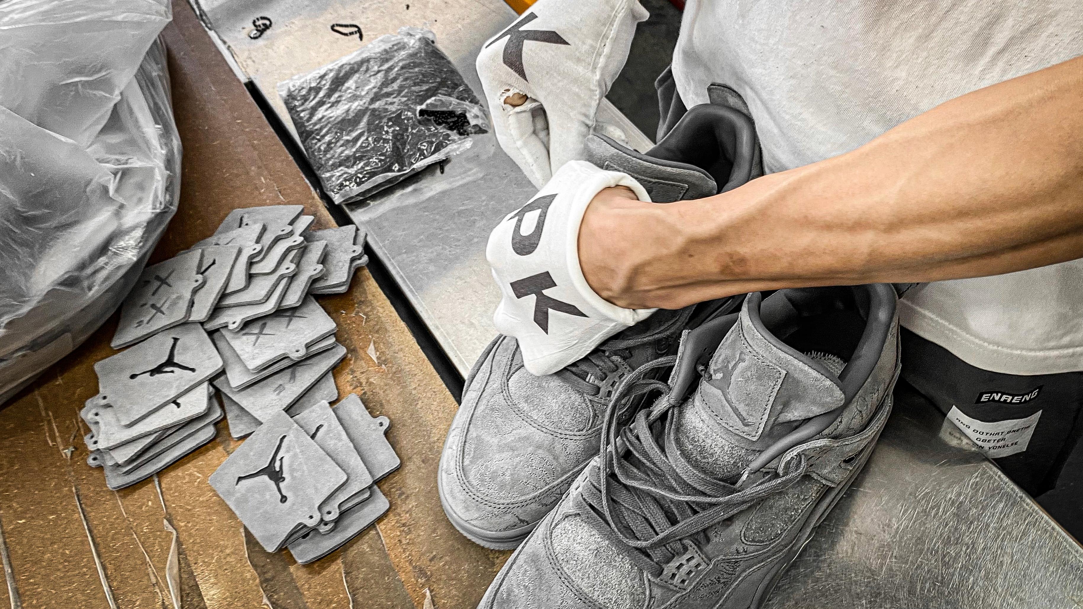 PK GOD Jordan 4 Retro Kaws RETAIL MATERIALS READY TO SHIP